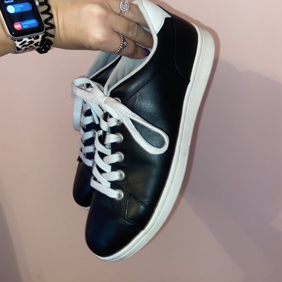 Black Ellen DeGeneres shoes - Picture 3 of 5